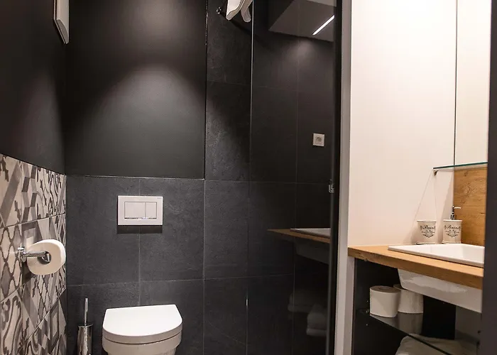 Postcard דירה מריבור