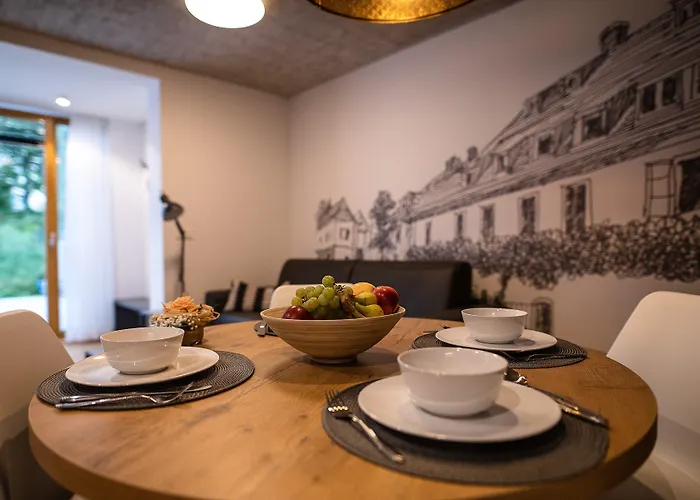 Postcard דירה מריבור